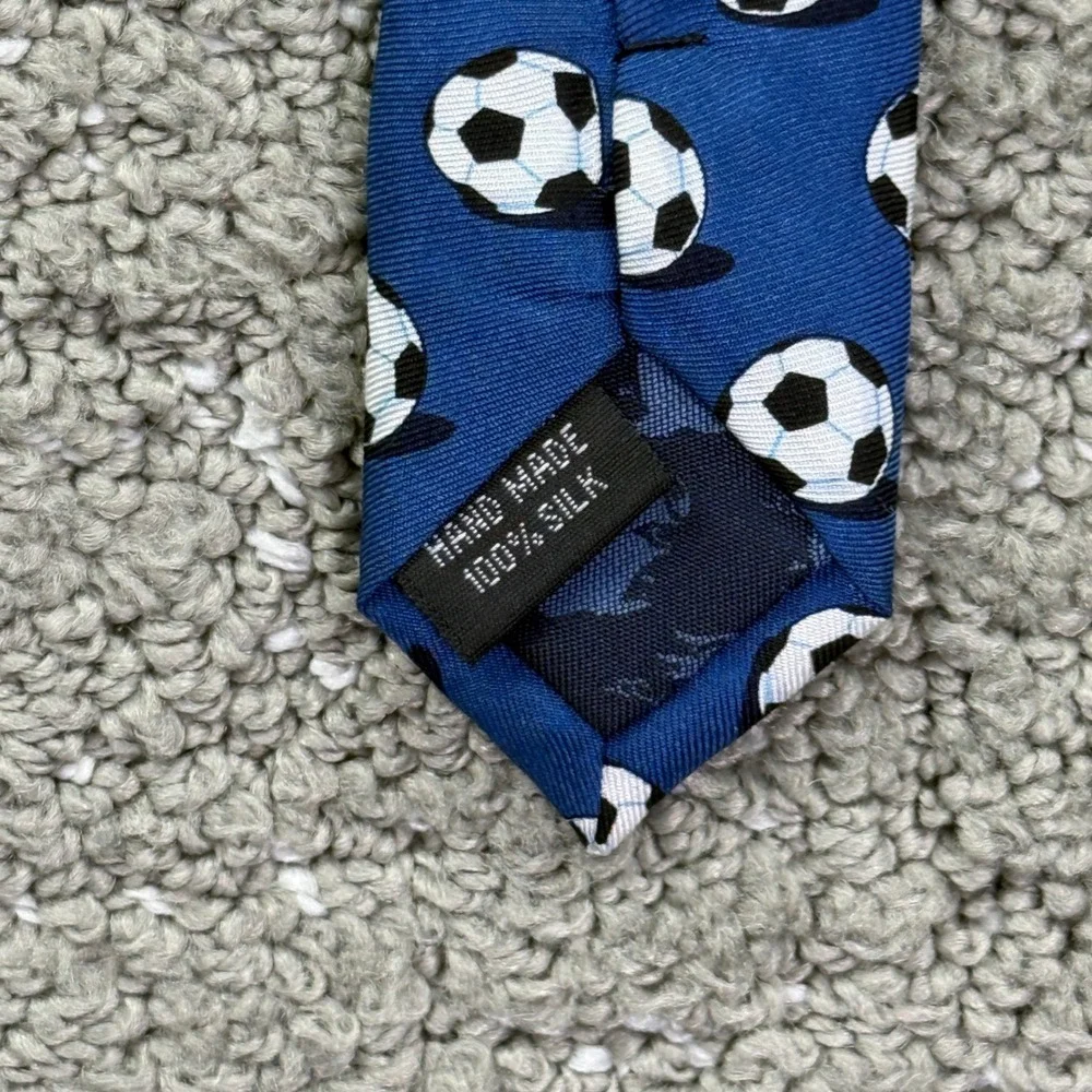 ALYNN Men's Silk Necktie Sport Preppy Novelty Football Soccer Tie Blue NWT